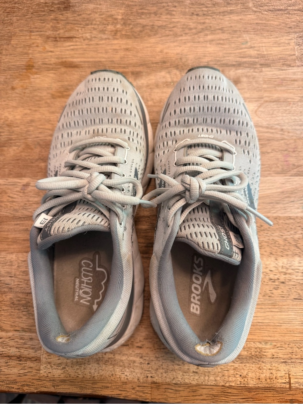 Brooks Women’s Light Gray Cushioned Athletic Sneakers